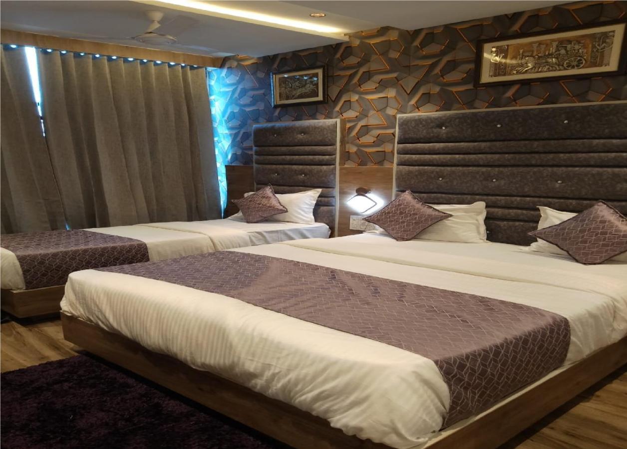 Hotel Lotus Villa อาเมดาบัด ภายนอก รูปภาพ